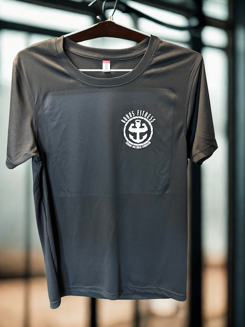 Tränings t-shirt i herr modell. 

Beställningsvara,
Beräknad leveranstid 1-2 veckor